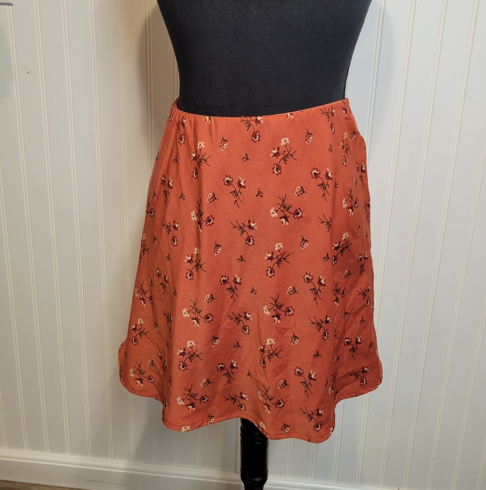 Hollister Floral Women's Skirt in Rust Medium